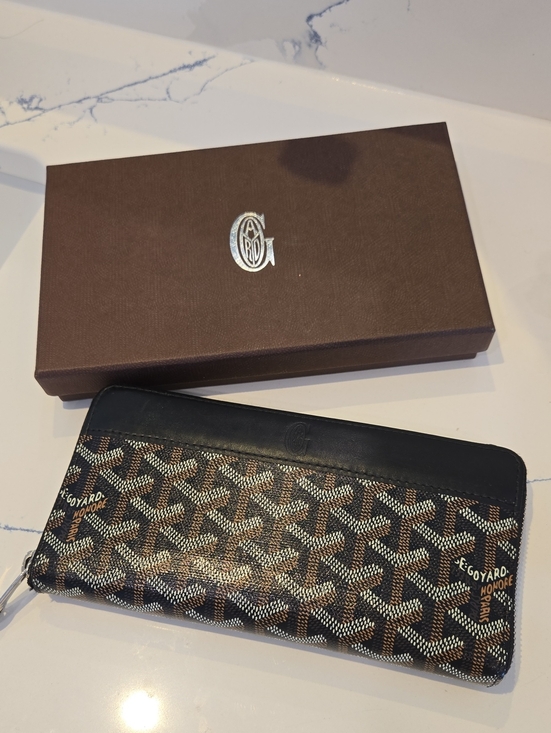 Goyard Handbags - Goyard Black and Brown Chevron Zip-Around Wallet, GUC, French Chic, Luxury